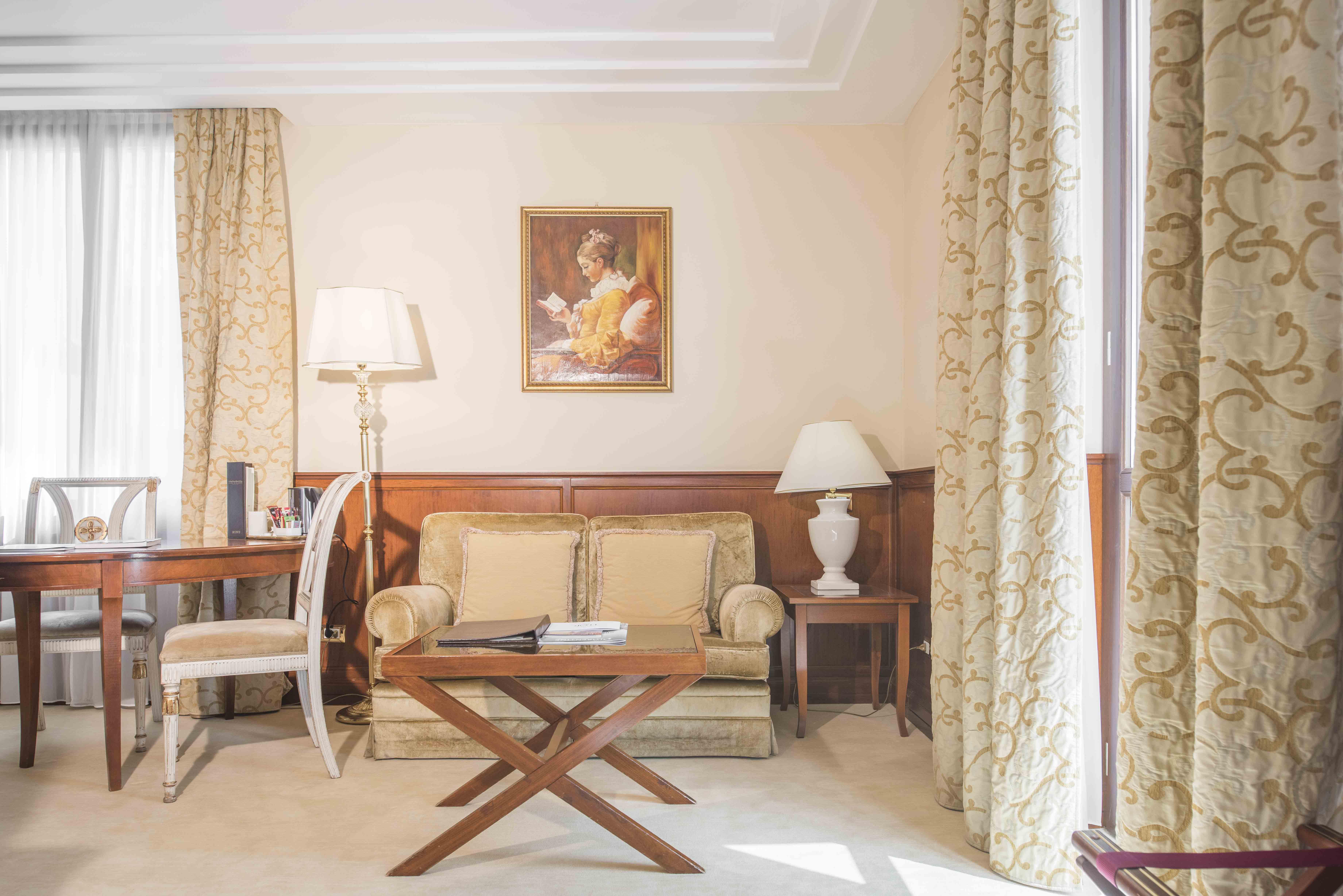 Golden Tower Hotel & Spa Firenze Bagian luar foto A suite at the Hotel de France