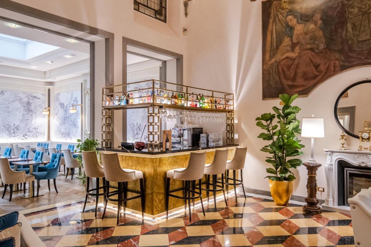 Golden Tower Hotel & Spa Firenze Bagian luar foto The bar at the hotel