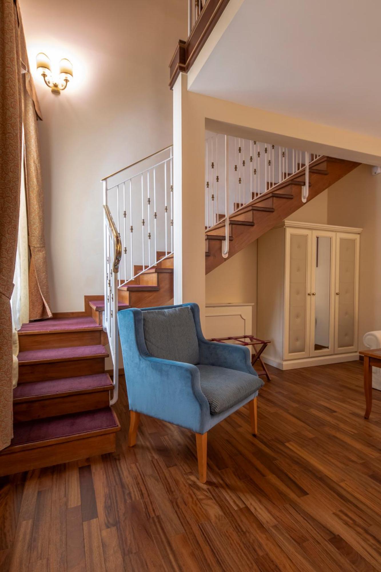 Golden Tower Hotel & Spa Firenze Bagian luar foto Interior of the hotel