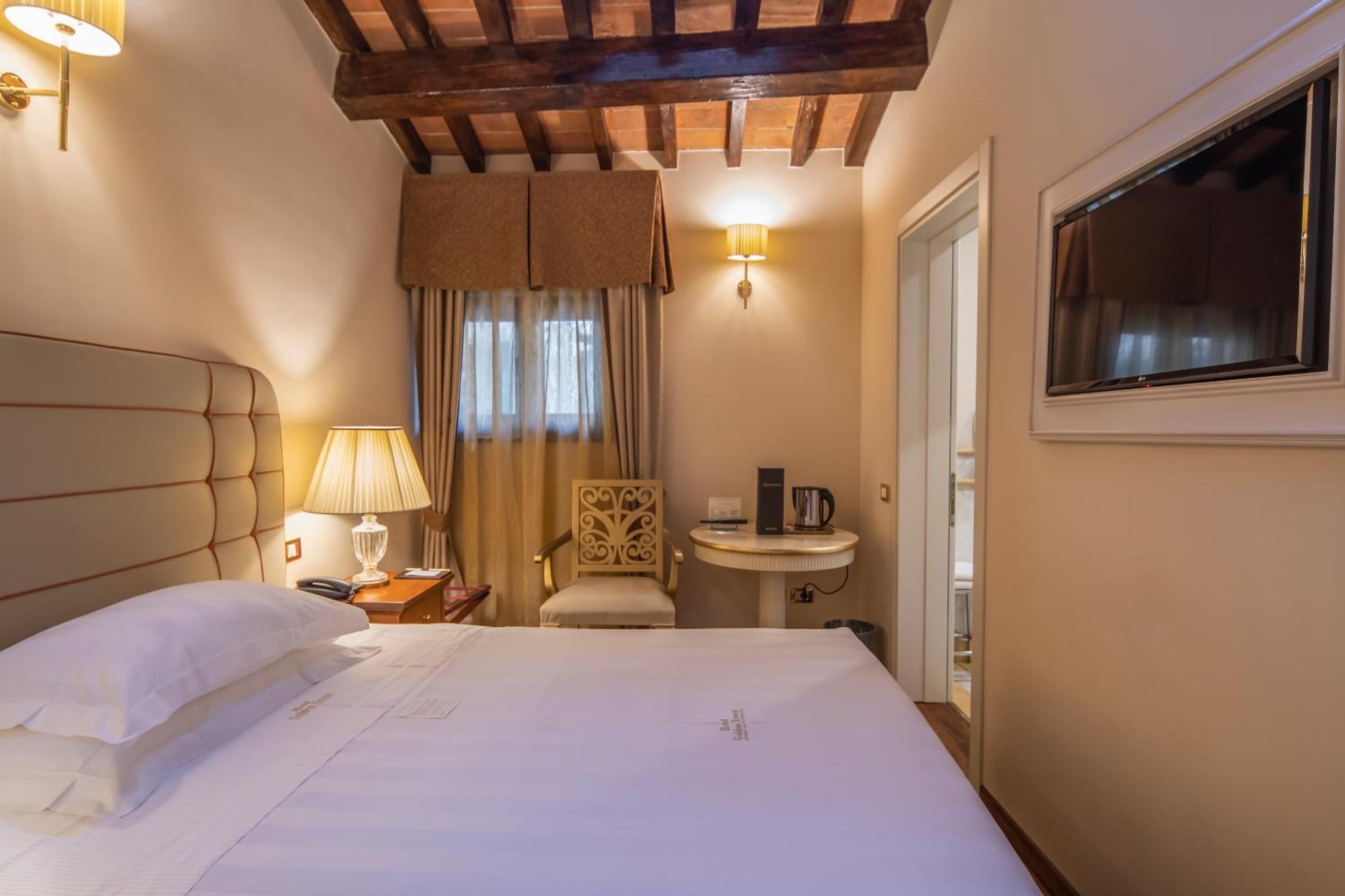 Golden Tower Hotel & Spa Firenze Bagian luar foto A room at the hotel