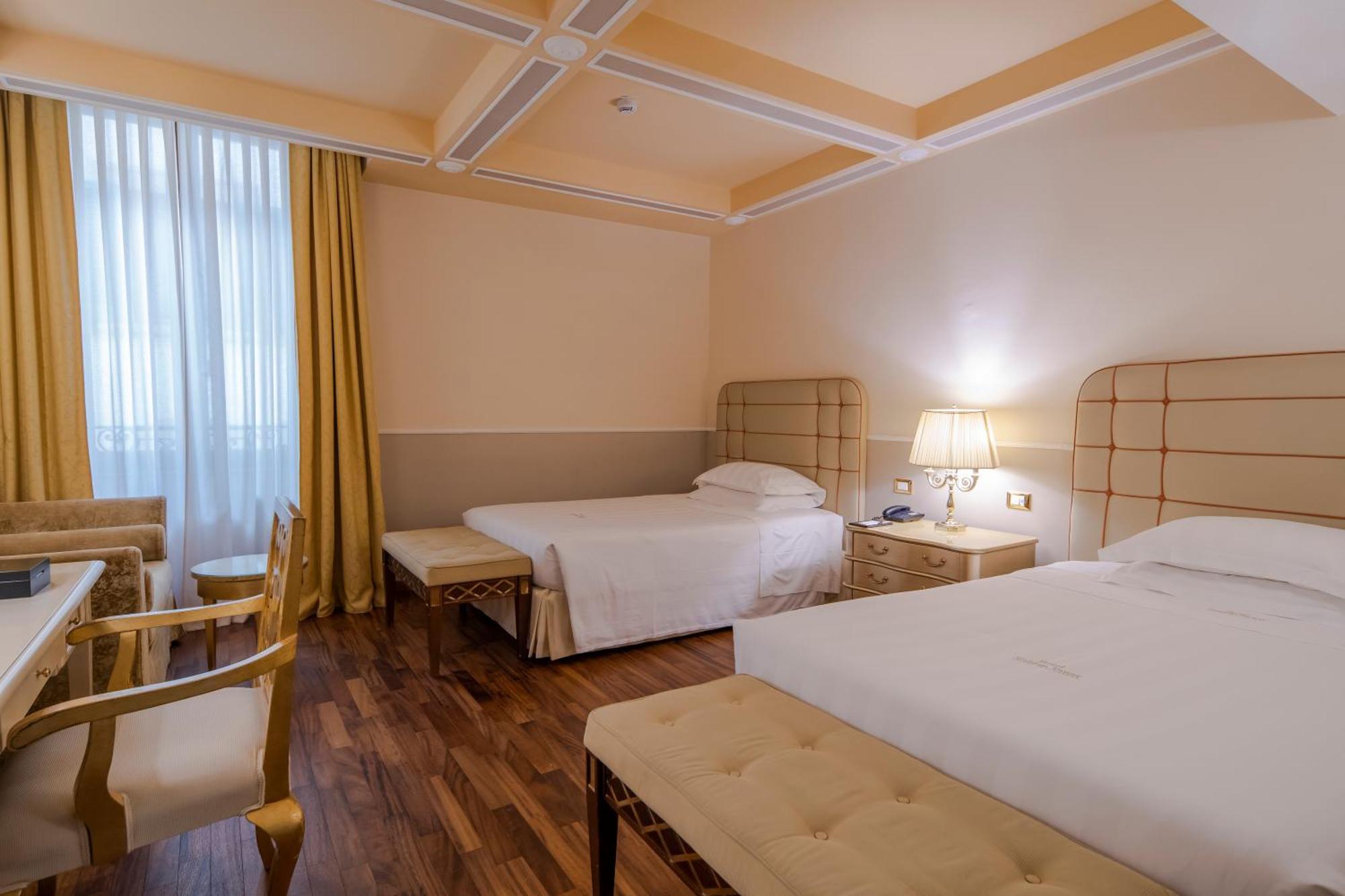 Golden Tower Hotel & Spa Firenze Bagian luar foto A room at the hotel