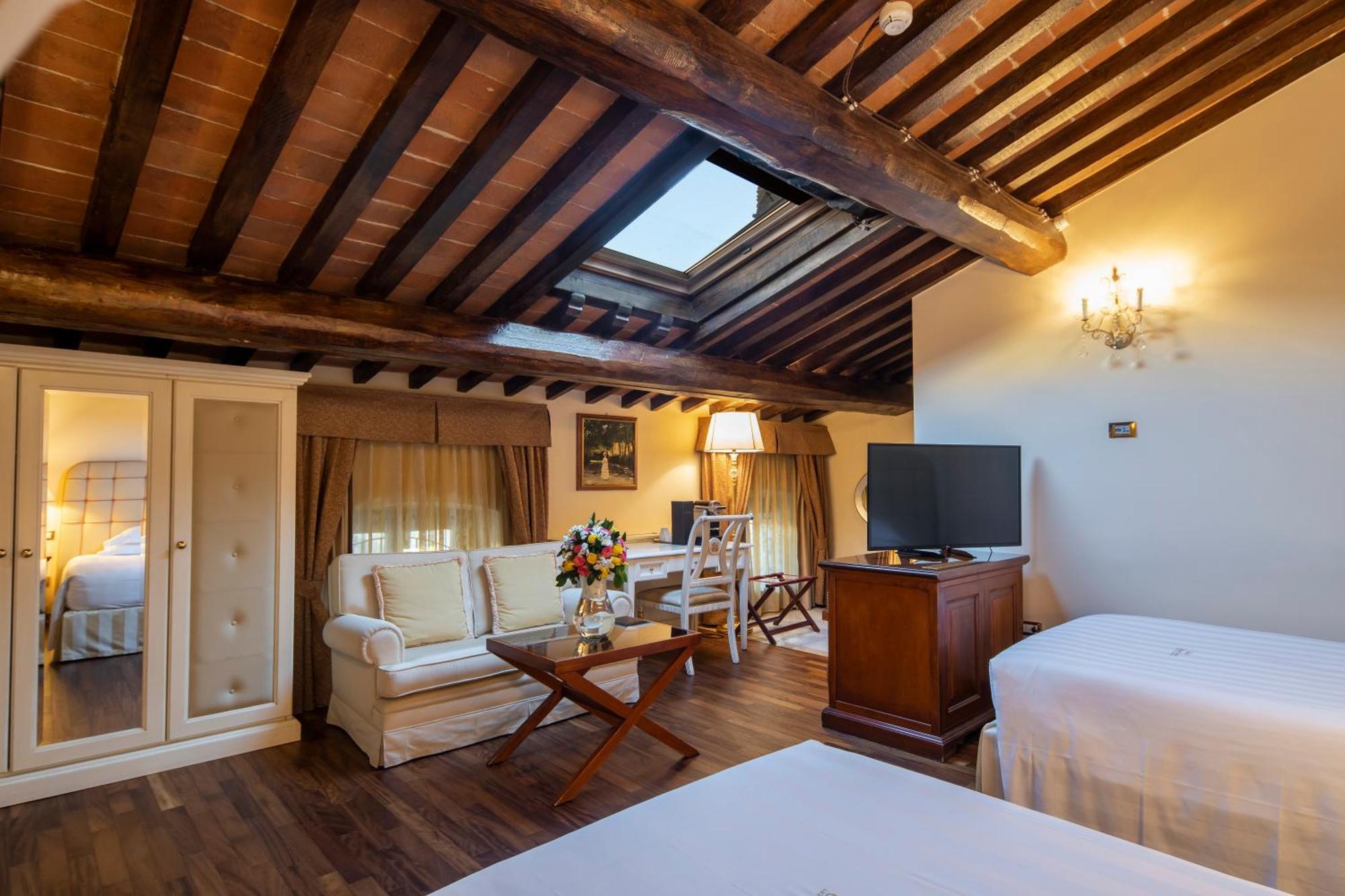 Golden Tower Hotel & Spa Firenze Bagian luar foto A room at the hotel