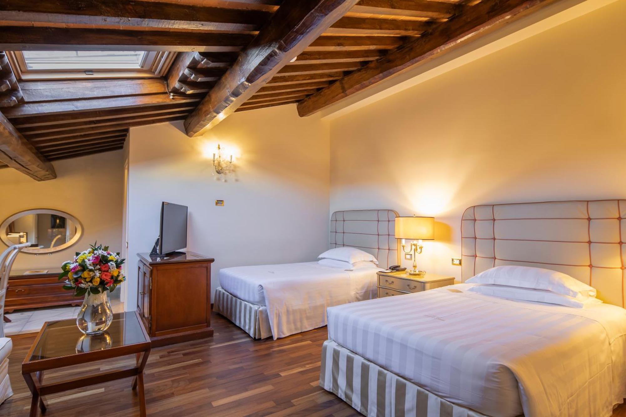 Golden Tower Hotel & Spa Firenze Bagian luar foto A room at the hotel
