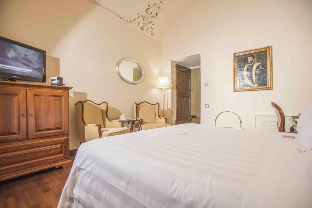 Golden Tower Hotel & Spa Firenze Bagian luar foto A room at the hotel
