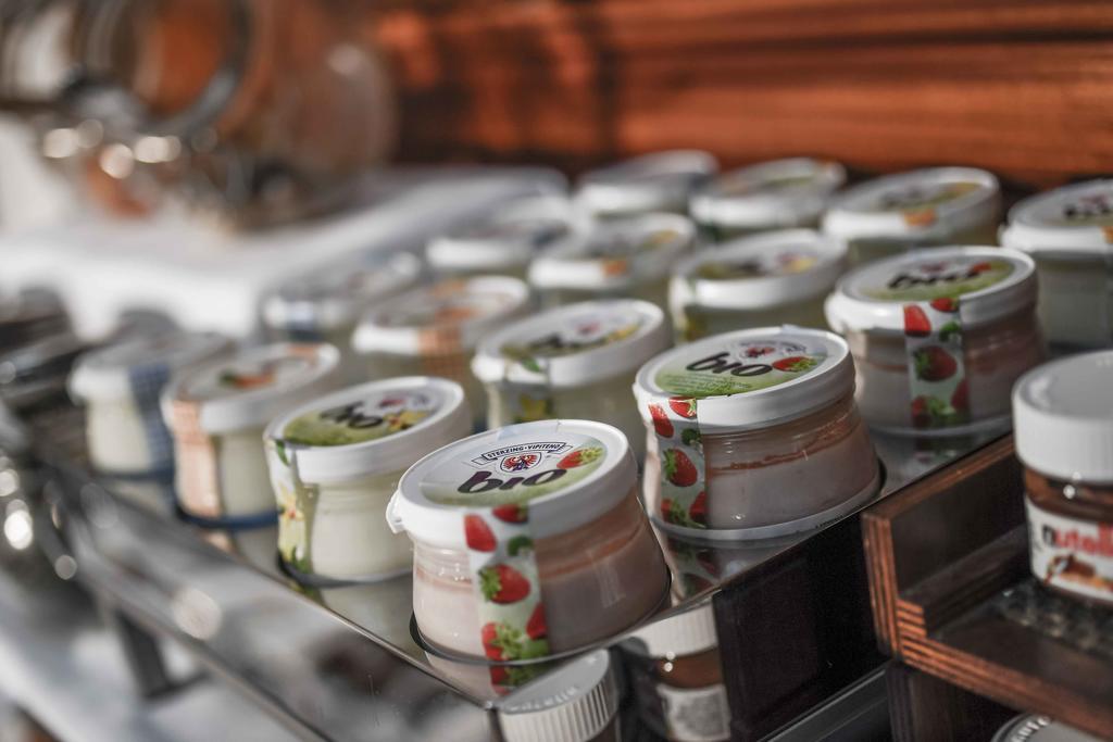 Golden Tower Hotel & Spa Firenze Bagian luar foto A selection of Italian ice cream